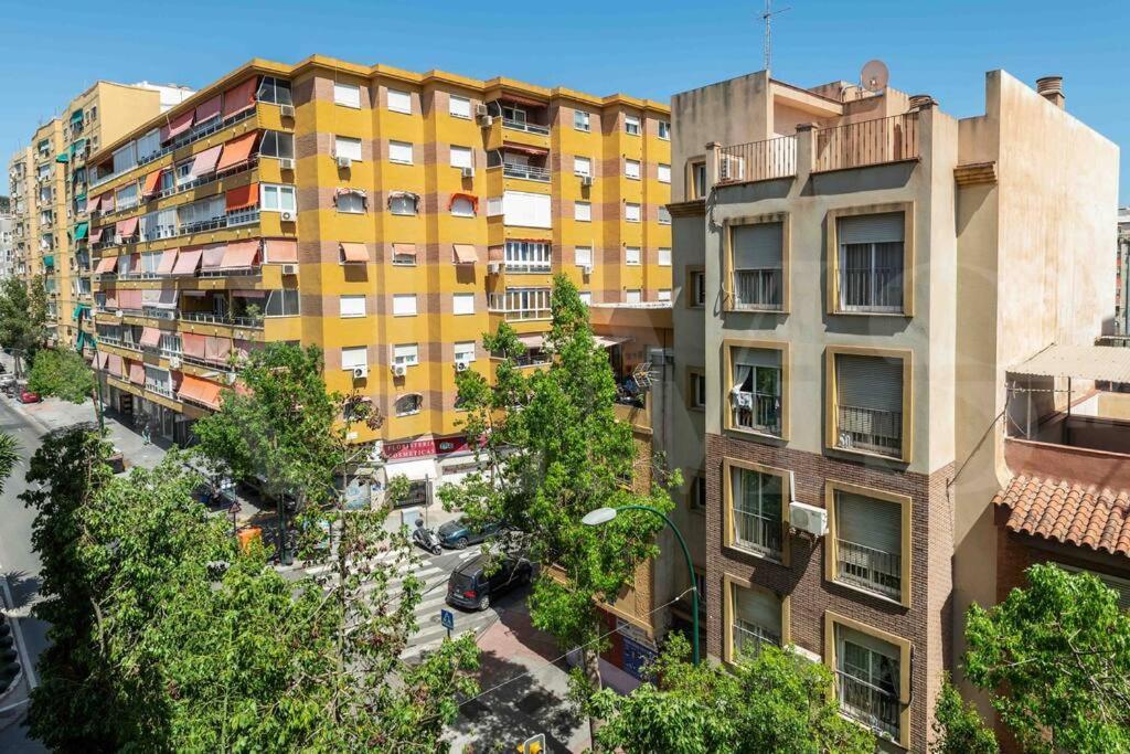 Spacious & Authentic Apartment By Rems Малага Екстериор снимка